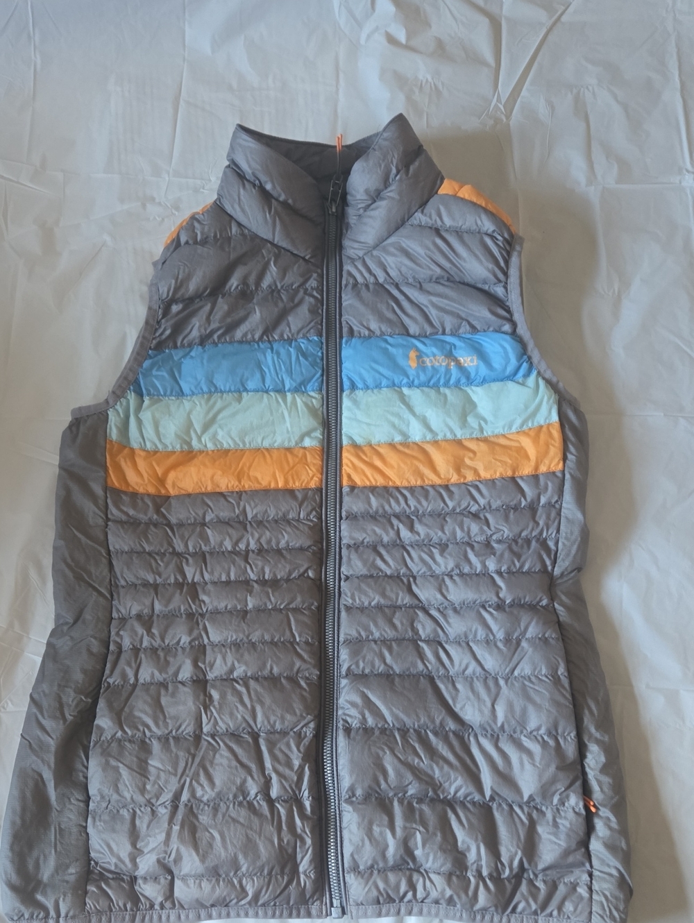 Cotopaxi Gray Quilted Vest with Blue and Orange Stripescotopoxu